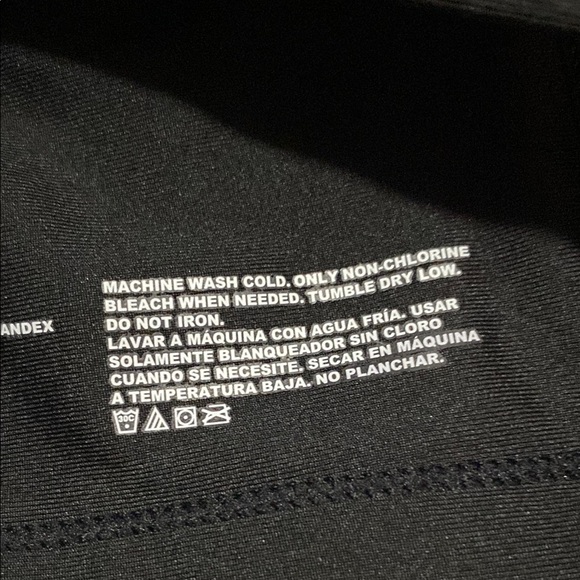 Avía Crisscross Sports Bra with Wide Supportive Band - Picture 4 of 9